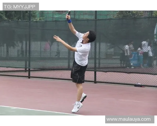 杨伟谈网球生涯：从青涩少年到职业选手的心路历程回顾