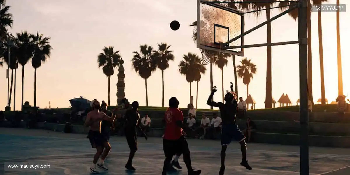 实时数据，专业解说，用科技拉近你与赛场的距离📊🎙️